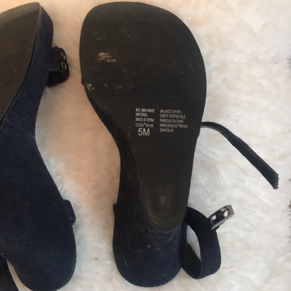 Sandles - Picture 4 of 4